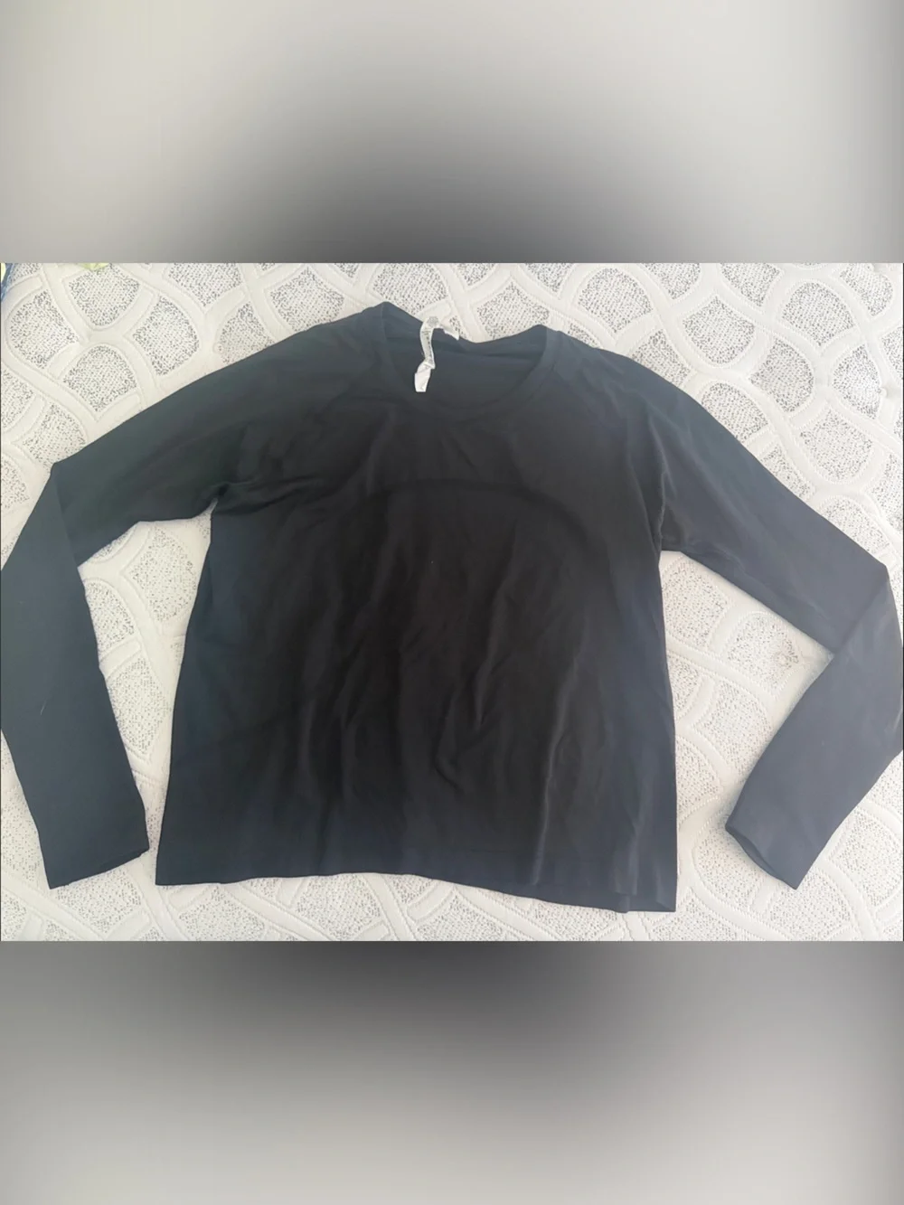 Women’s Lululemon black Swiftly long sleeve shirt